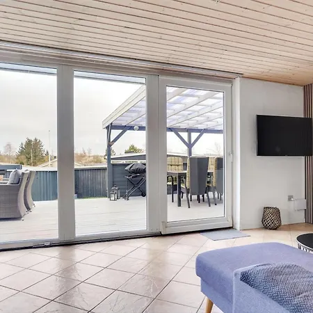 Aloisia - 300m From The Sea By Interhome *