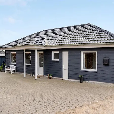 Aloisia - 300m From The Sea By Interhome