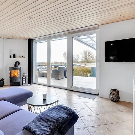 Aloisia - 300m From The Sea By Interhome