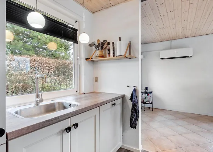 Aloisia - 300m From The Sea By Interhome *