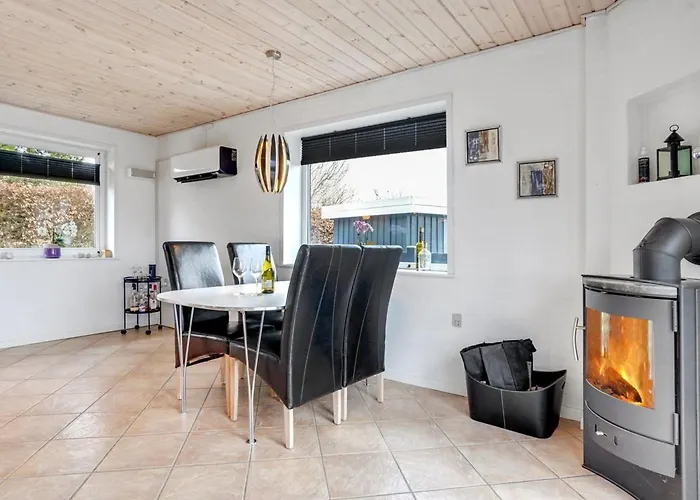 Aloisia - 300m From The Sea By Interhome *