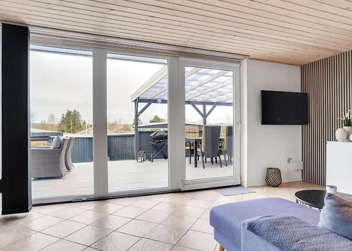 Aloisia - 300m From The Sea By Interhome *