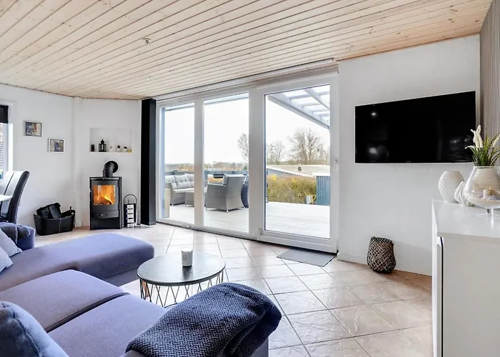 Aloisia - 300m From The Sea By Interhome